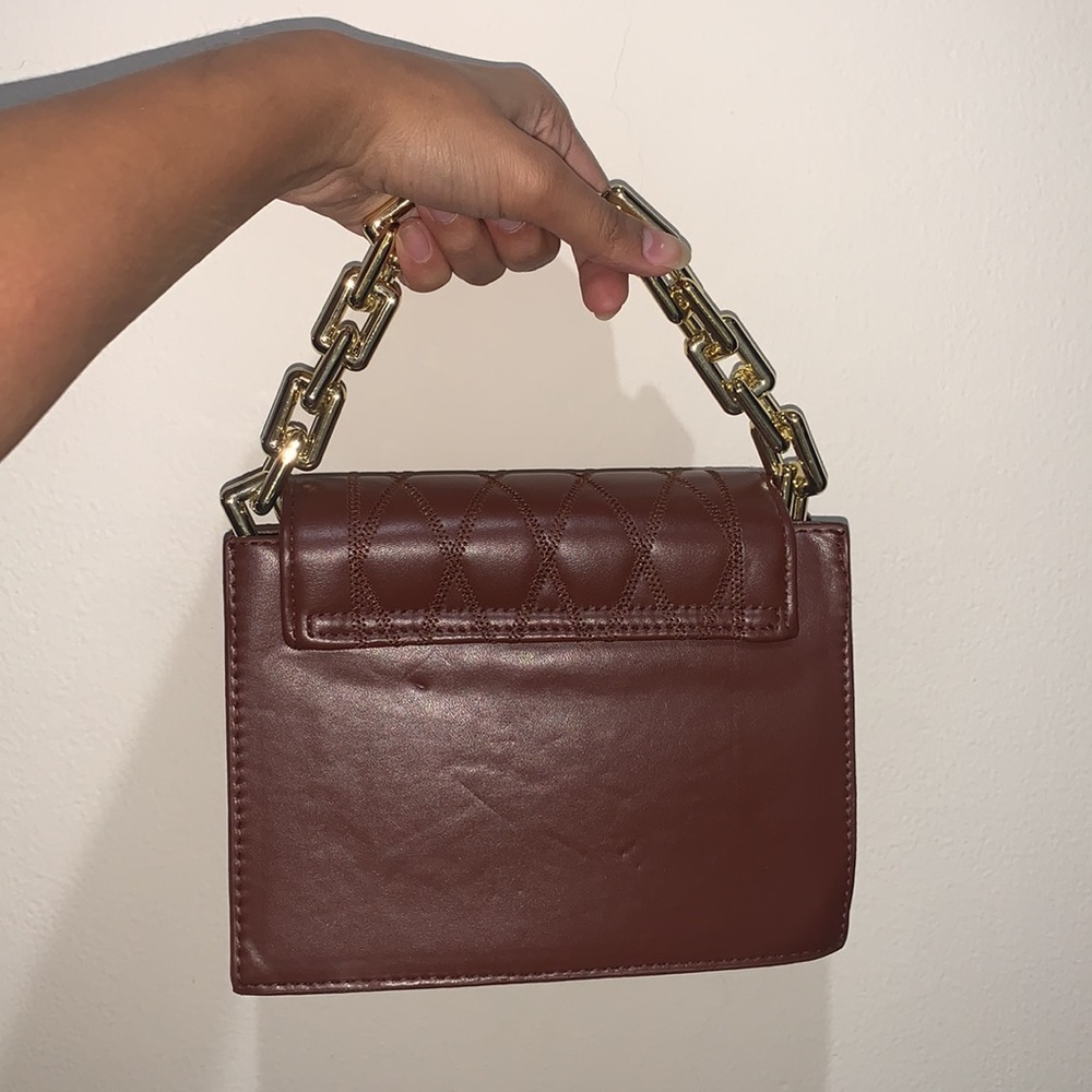 Brown sling bag with removable chain and strap - Picture 3 of 5